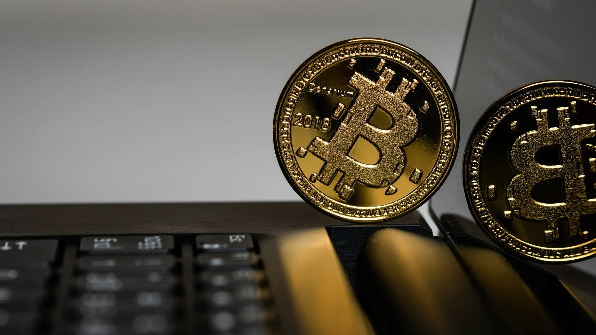 Bitcoin Hits 11-Week High Near $78,500 as MemeCore Jumps 22% on Iran Ceasefire