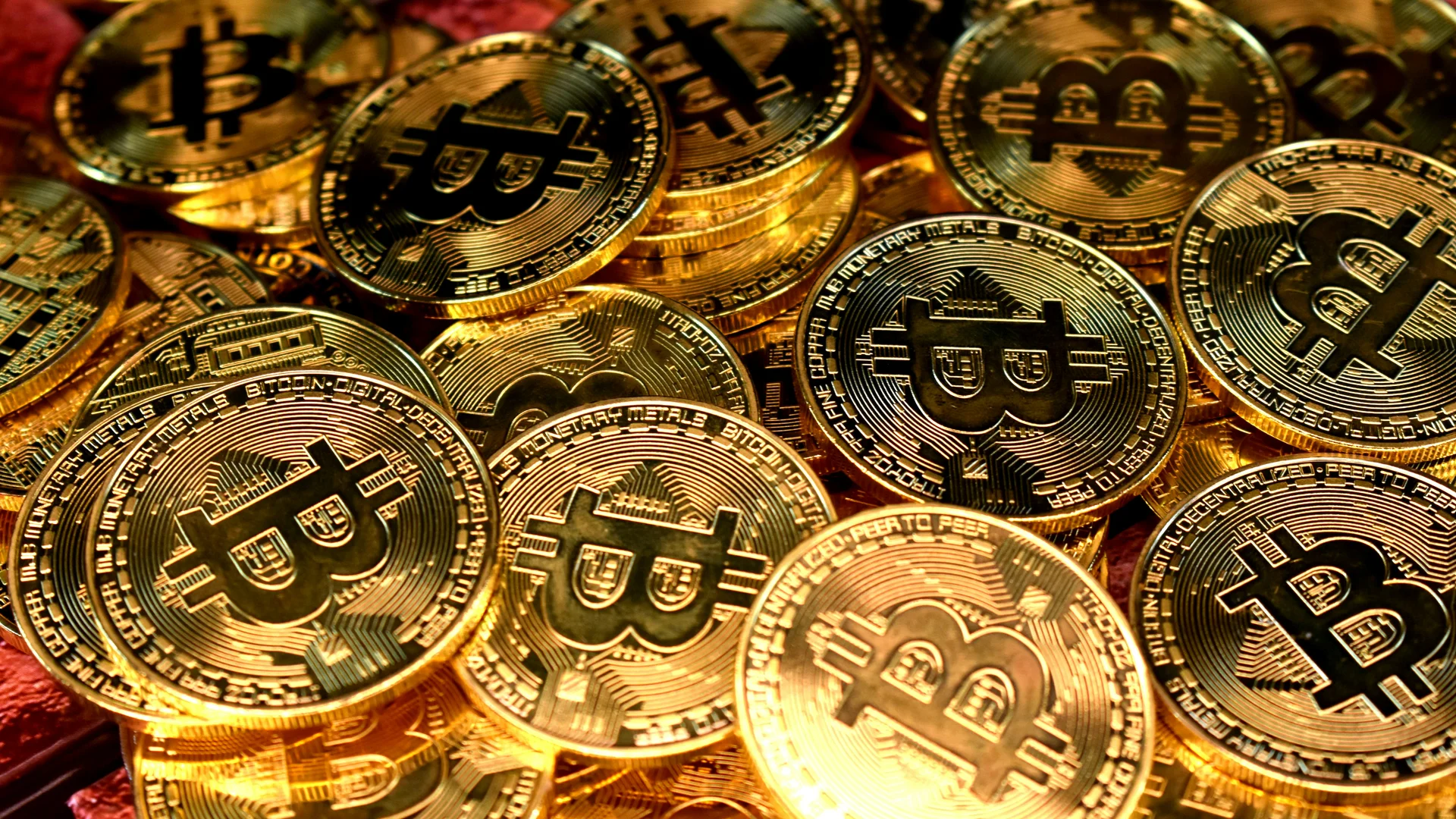 Shiba Inu Base Forms, Bitcoin Real Resistance Sits at $82,000, Dogecoin Eyes Zero Removal