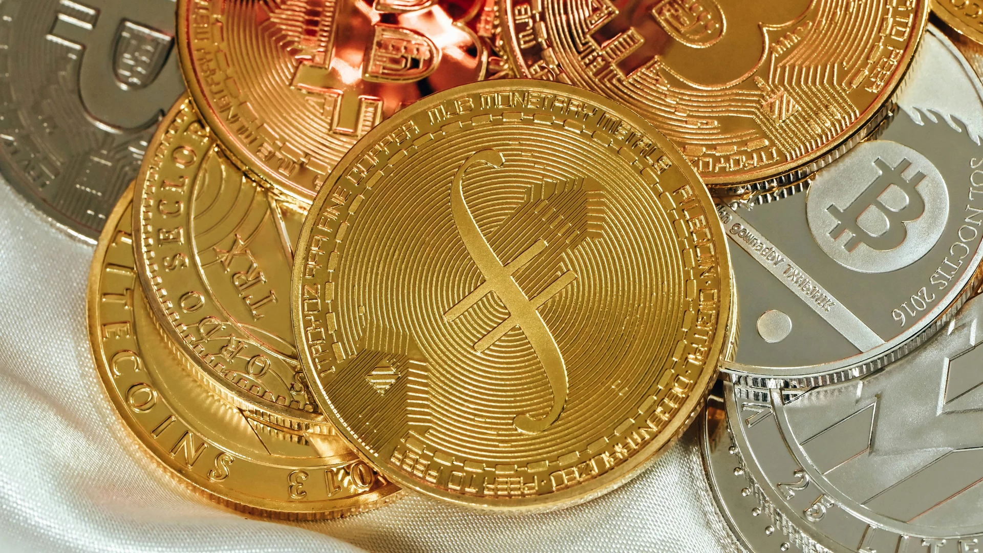 Grayscale Names ETH, SOL, LINK in $30B Tokenization Play