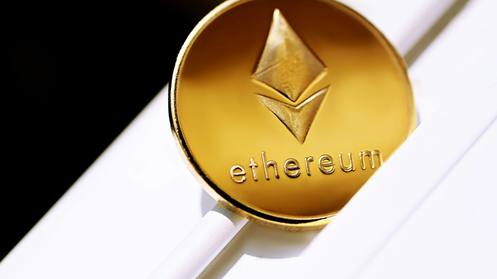 Ethereum Holds 72.6% of Tokenized ETFs as Market Eyes $20T