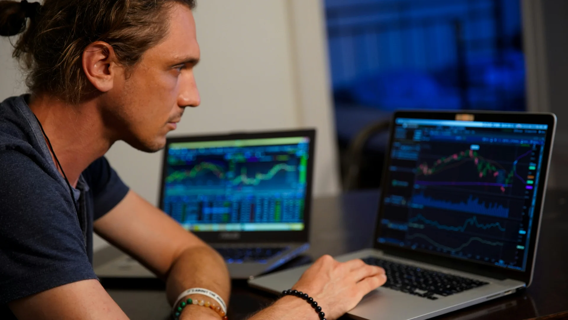 LIT Pumps 15%: Will Lighter's Rally Hold as Fees Jump 30%?