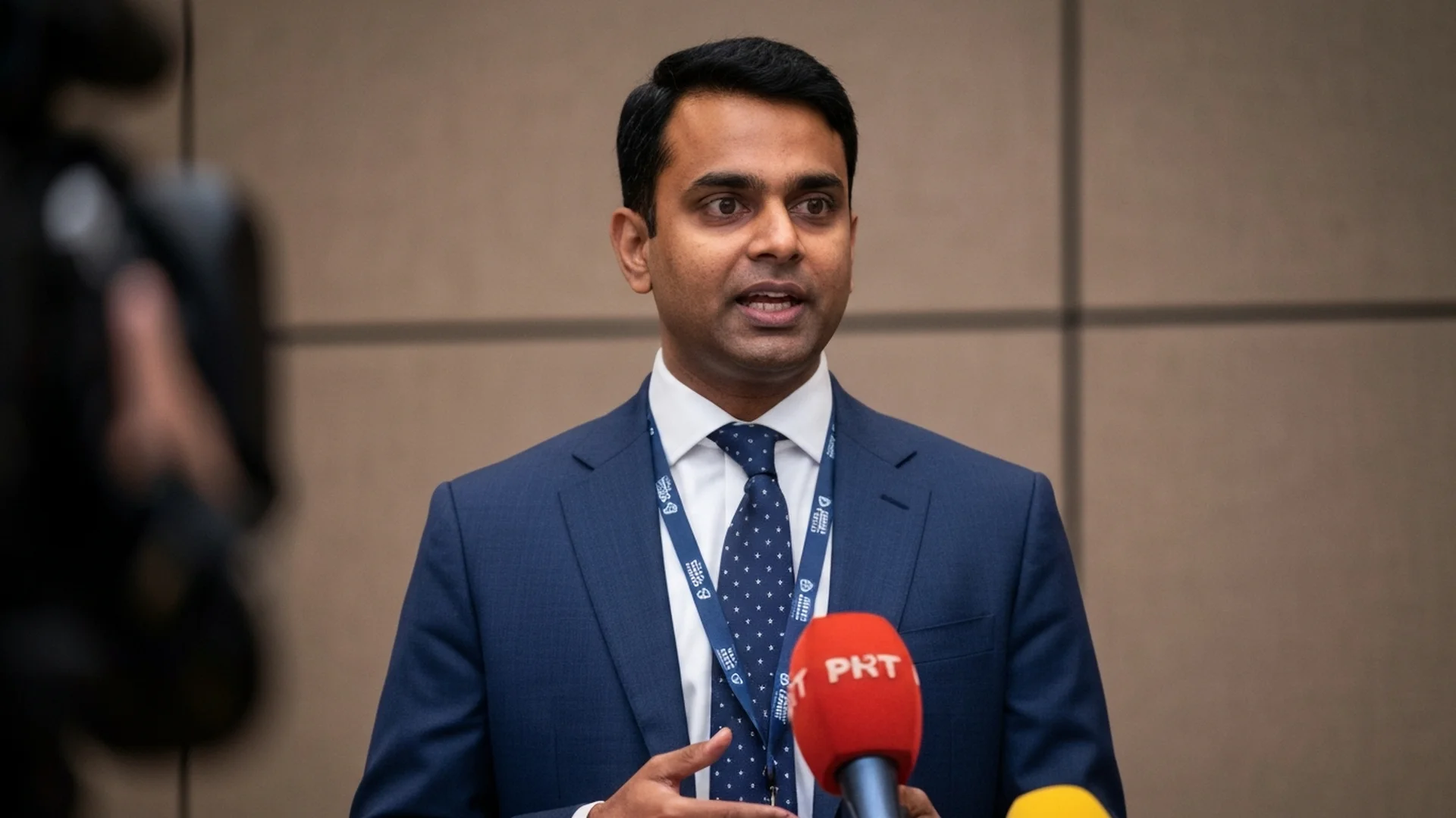 Michael Saylor illustration for Strategy (MSTR) Now Holds 815,000 BTC: A Leveraged Bitcoin ETF in Everything But Name