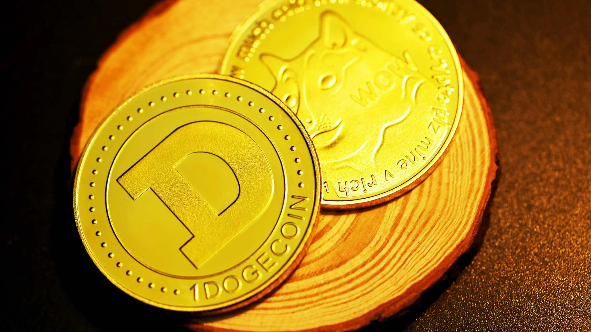 Dogecoin parallel channel illustration for Dogecoin Whales Scoop $330M in DOGE as Parallel Channel Traps Price Below $0.1018