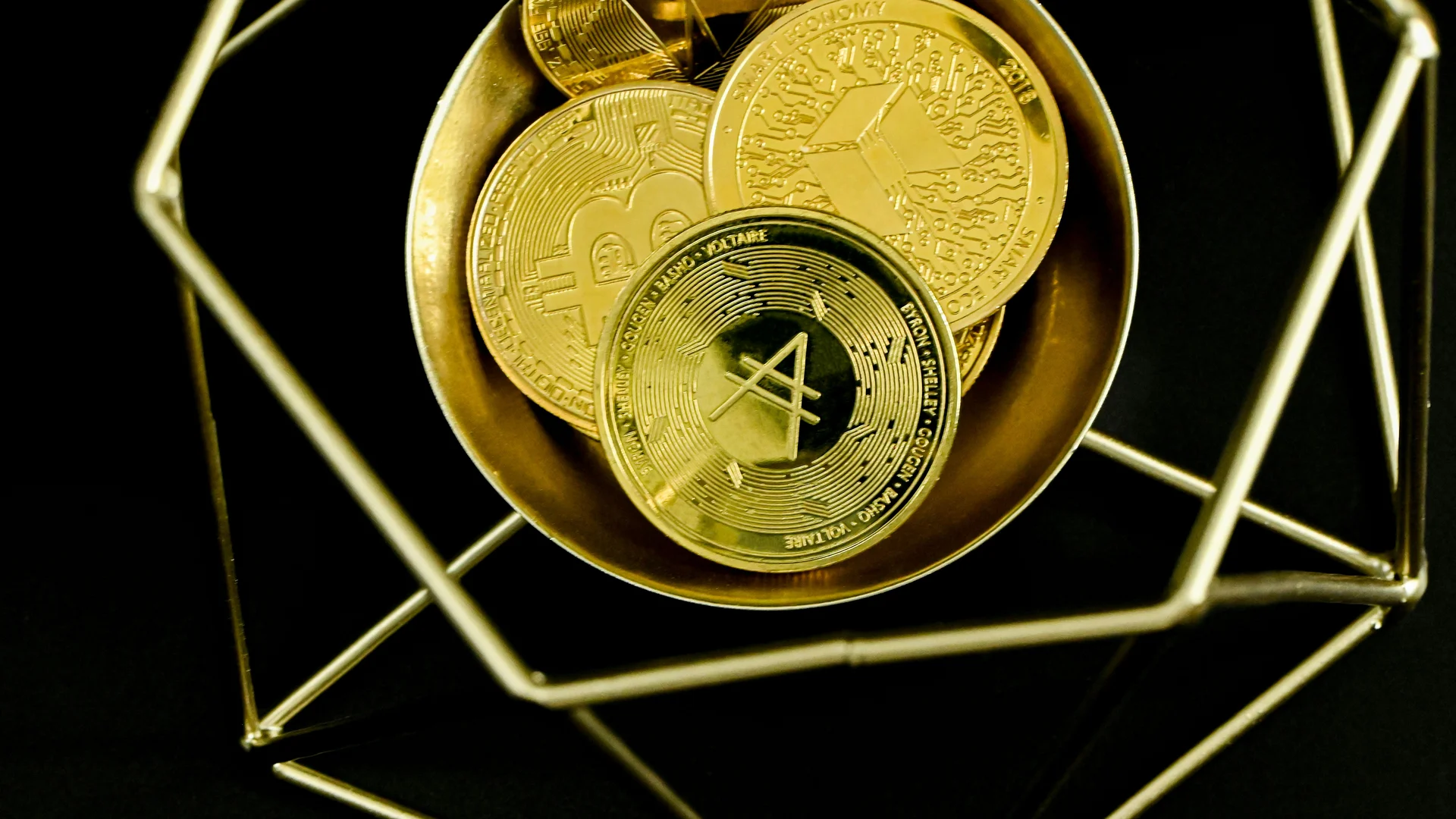 Chainlink Data Standard illustration for Chainlink AWS Marketplace Listing Puts LINK Price in Focus as Tokenization Demand Grows