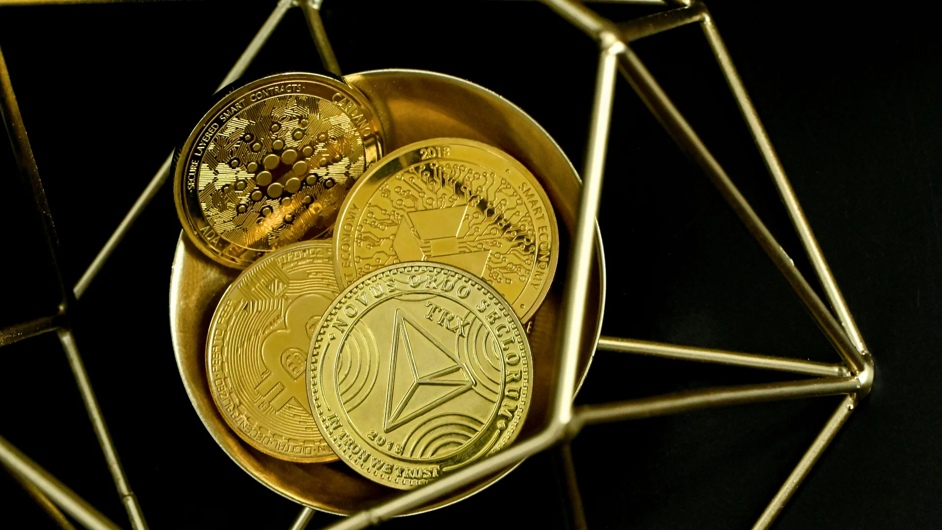 Hyperliquid BobbyBigSize illustration for Hyperliquid Whale Tied to Fasanara Capital Holds $38M Bitcoin Short