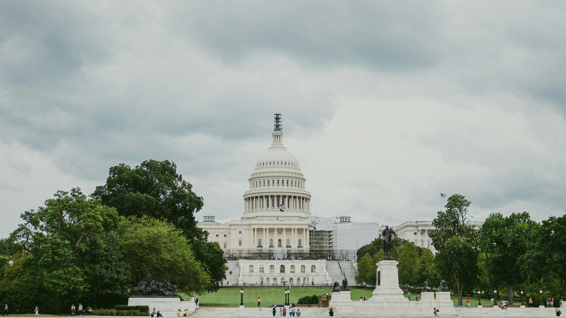 Justin Sun SEC scrutiny illustration for Justin Sun's Tron Inc. Keeps Buying TRX, Says SEC Scrutiny Won't Stop It